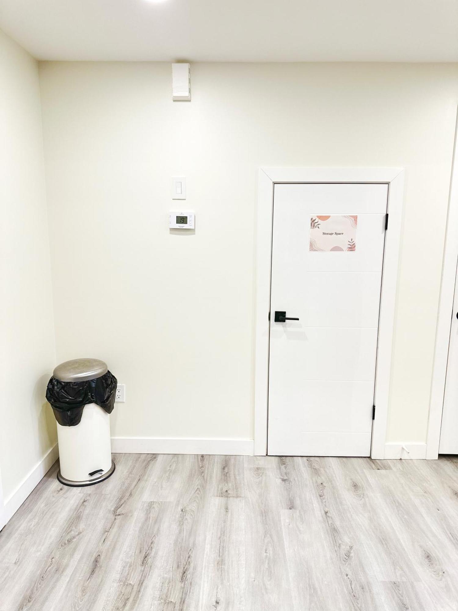 Apartment Cozy Guest Near Of Alberta, Southgate Mall, And Downtown