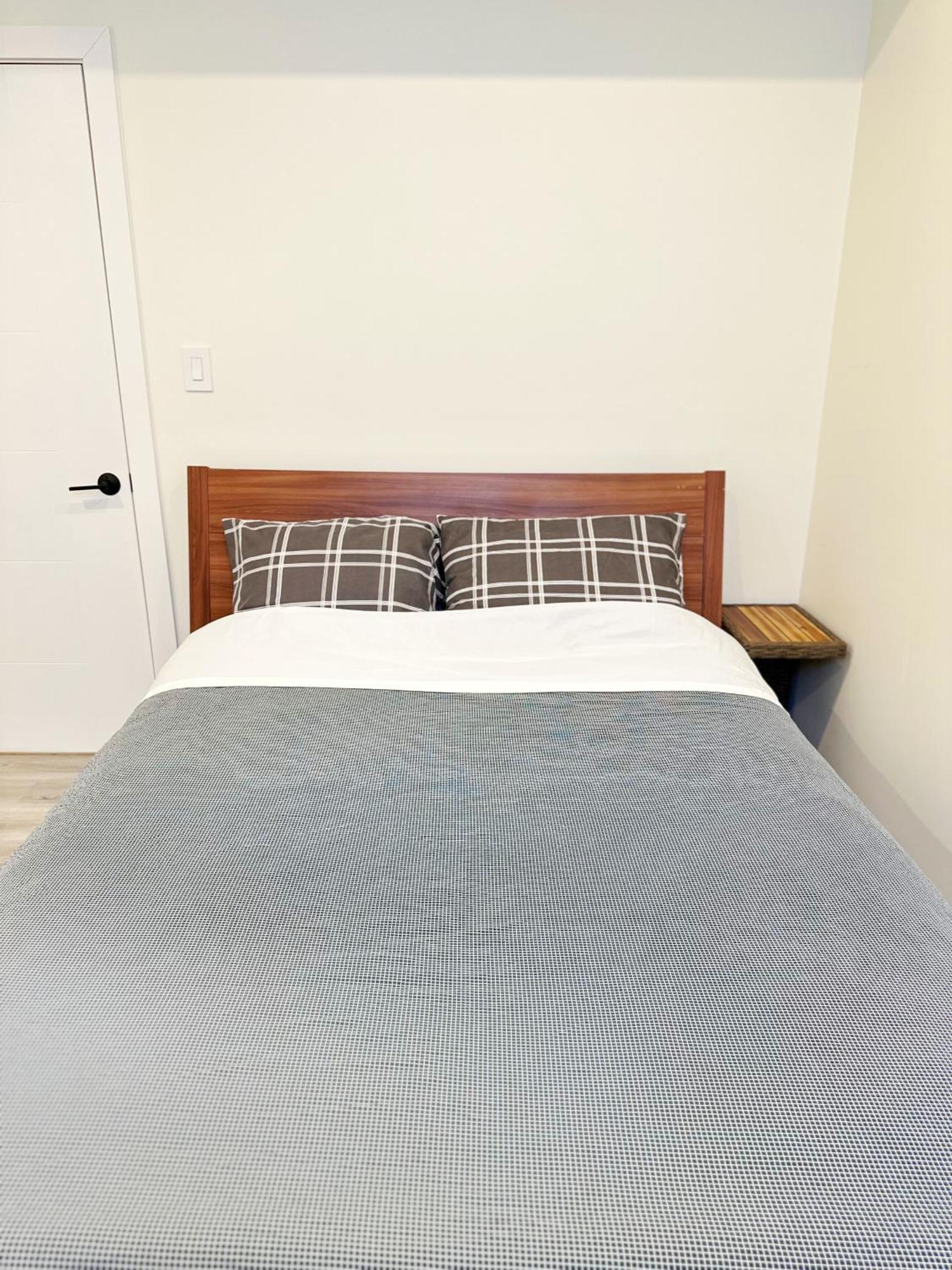 Apartment Cozy Guest Near Of Alberta, Southgate Mall, And Downtown Edmonton