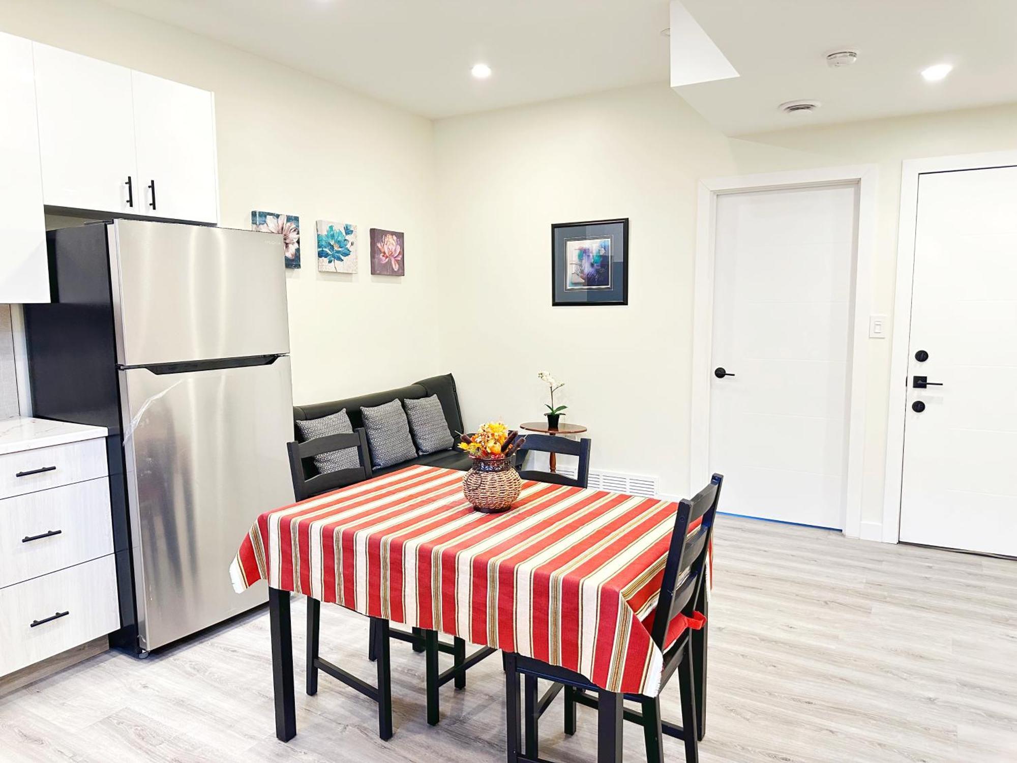Cozy Guest Near Of Alberta, Southgate Mall, And Downtown * Edmonton